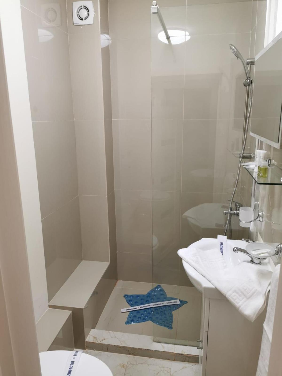 Cerbul Chalet Accommodation & Wellness Râșnov Zewnętrze zdjęcie