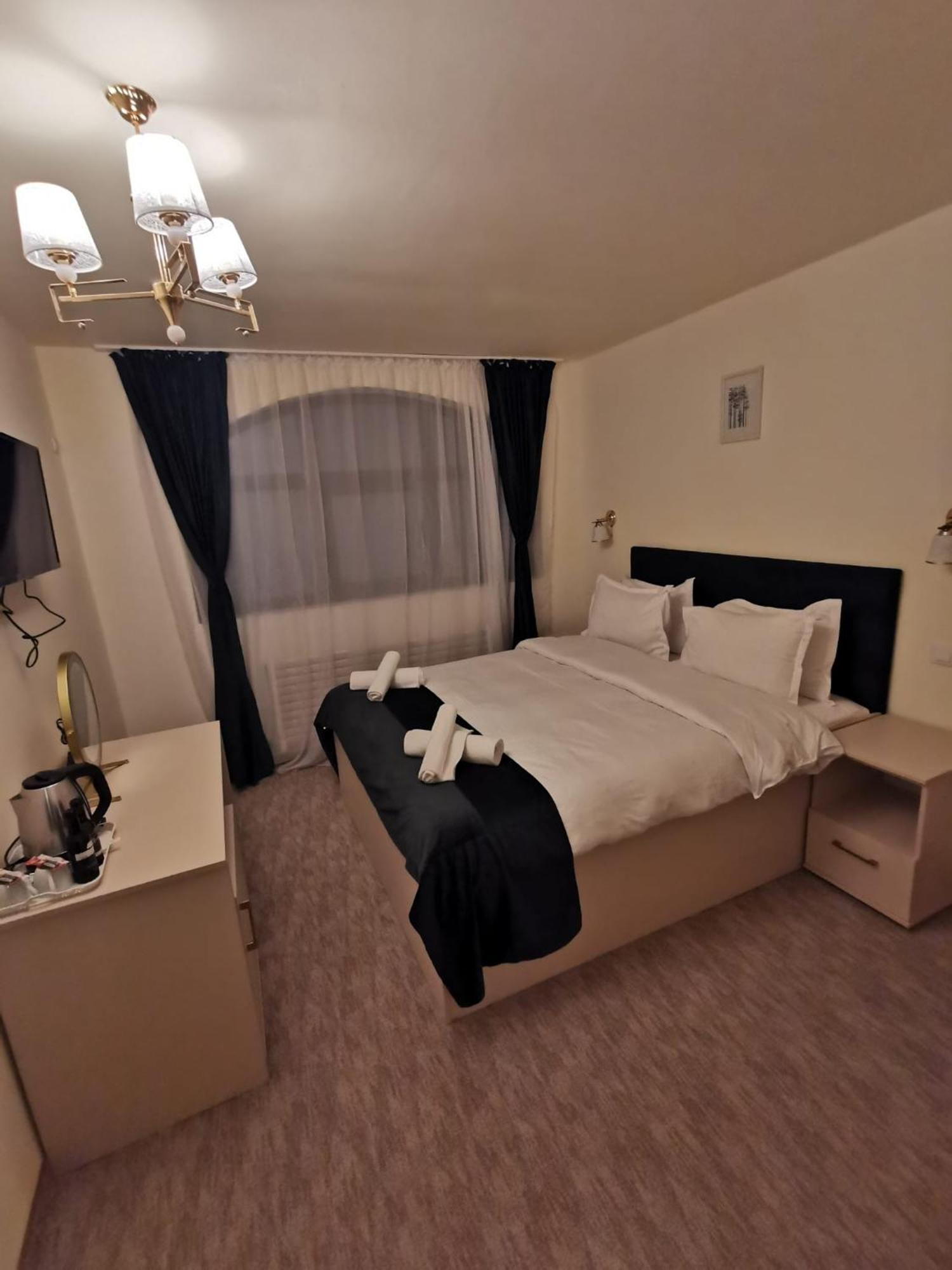 Cerbul Chalet Accommodation & Wellness Râșnov Zewnętrze zdjęcie
